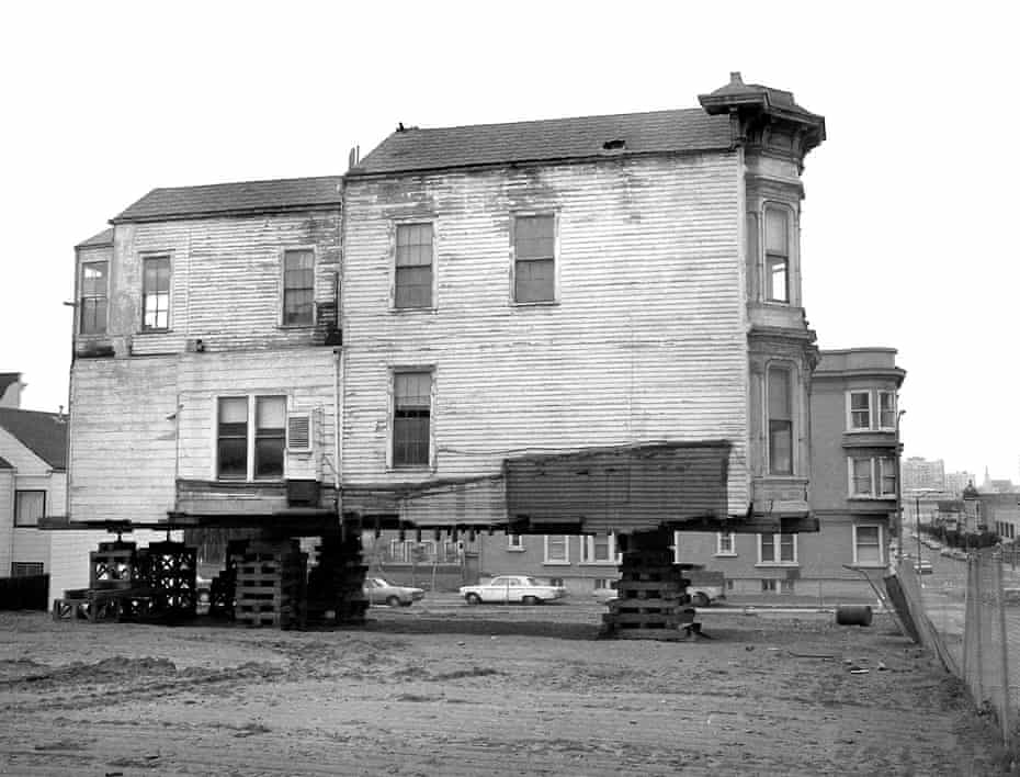 House raised from the ground