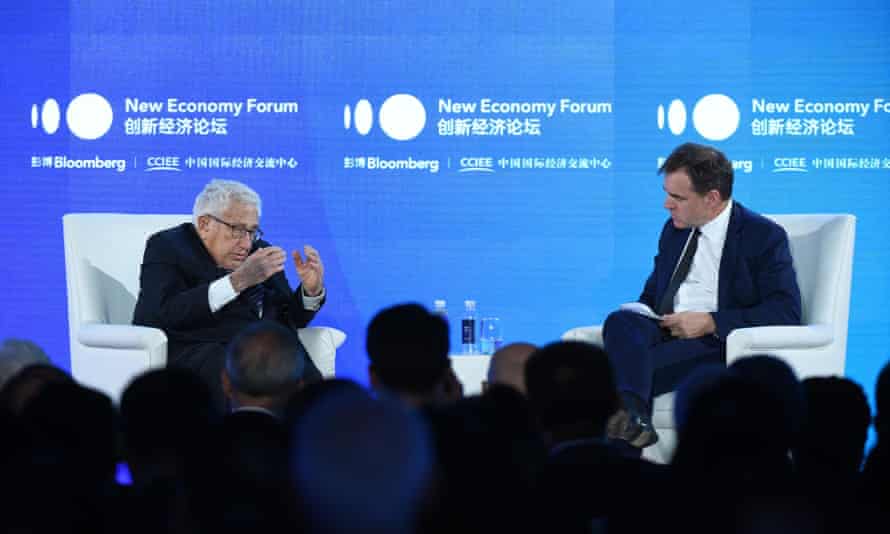 Kissinger on stage