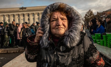 Une femme à Kherson.