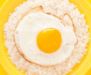 Crispy fried egg on regular rice