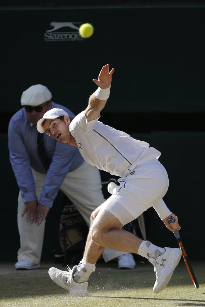 Murray struggles to reach a ball
