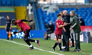 Leeds united v manchester united: premier lig - canlı! 2 ole gunnar solskjaer compliments daniel james as he is replaced by paul pogba