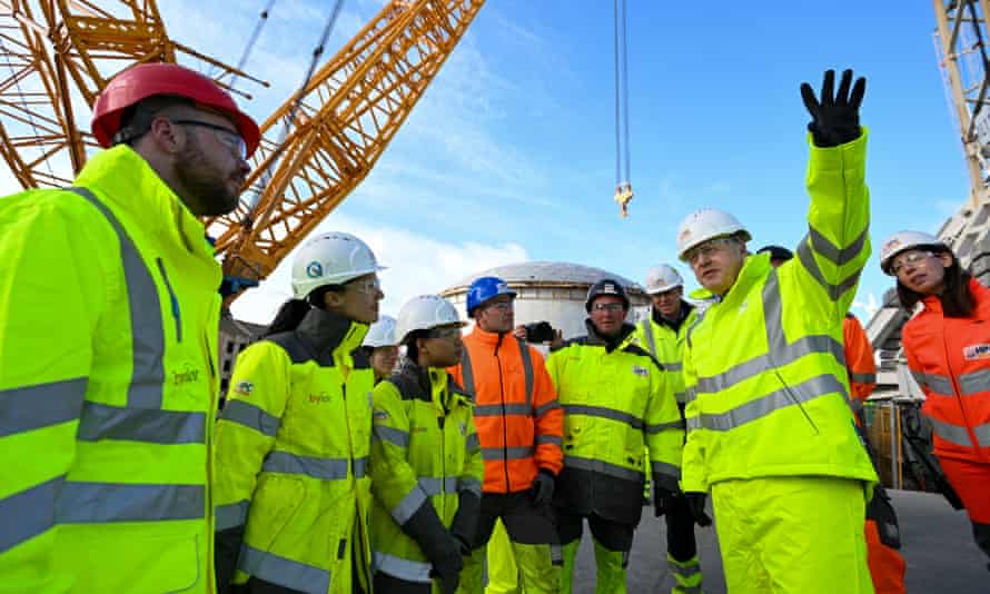 Boris Johnson Visits Hinkley Point C Nuclear Power Station Construction SiteBRIDGWATER, ENGLAND - APRIL 07: Prime Minister Boris Johnson meets apprentices during his visit to Hinkley Point C, on April 07, 2022 in Bridgwater, England. The UK government revealed its long-awaited energy strategy today putting nuclear power at its centre. There were no targets for onshore wind power and the UK will continue exploitation of North Sea for oil and gas. (Photo by Finnbarr Webster/Getty Images)