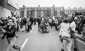 Clashes between rightwing and leftwing protesters
