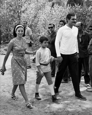 Omar Sharif, Faten Hamama &amp; son Tarek, 1965