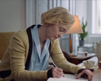 Sofia Pekkari as the author in A World Gone Mad – The War Diaries of Astrid Lindgren.