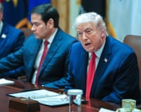 Donald Trump with Marco Rubio in a cabinet meeting