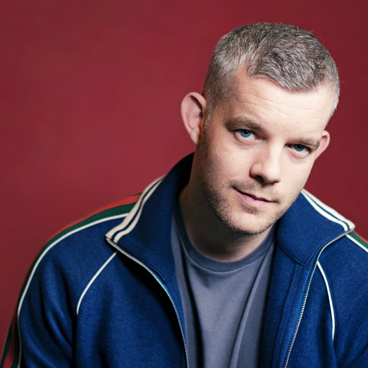 43-letni 183 cm wzrostu Russell Tovey na zdjęciu z 2025"