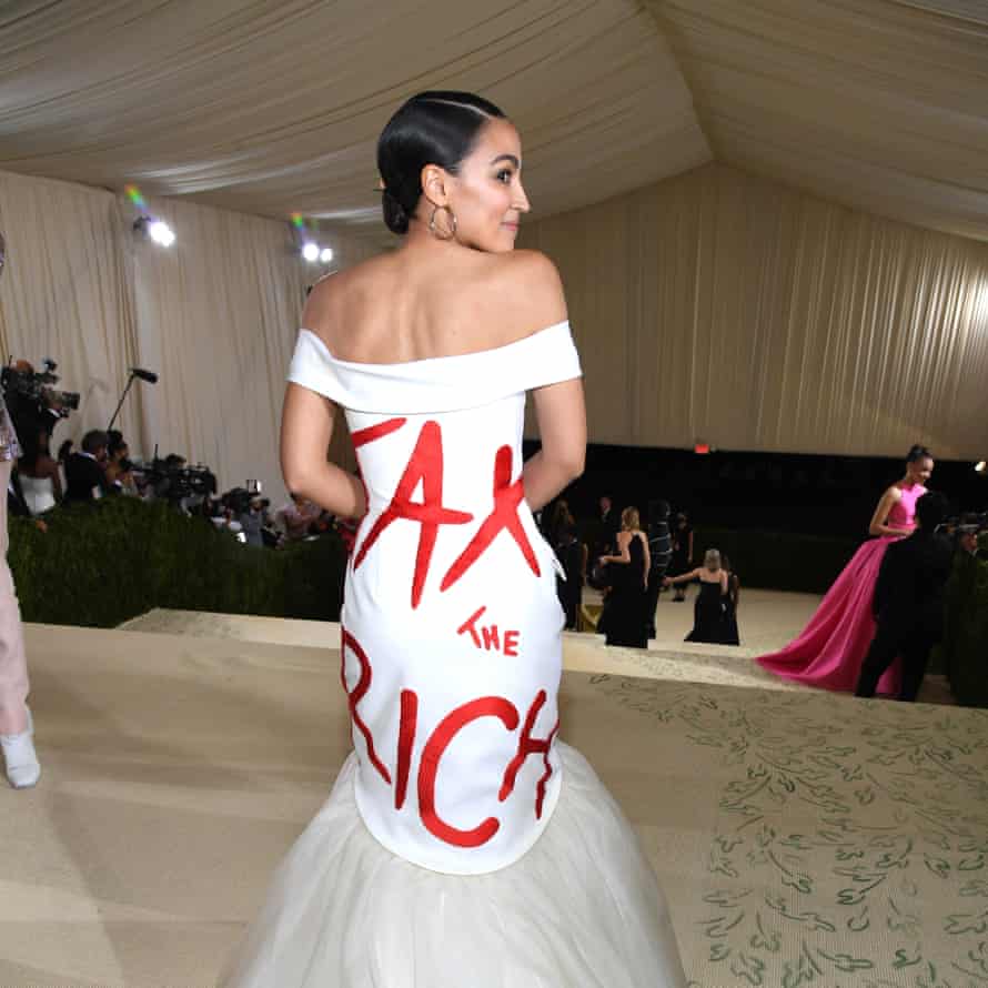 Biden says wildfires highlight climate emergency | First Thing - newspostwall The 2021 Met Gala Celebrating In America: A Lexicon Of Fashion - Red CarpetNEW YORK, NEW YORK - SEPTEMBER 13: Alexandria Ocasio-Cortez attends The 2021 Met Gala Celebrating In America: A Lexicon Of Fashion at Metropolitan Museum of Art on September 13, 2021 in New York City. (Photo by Kevin Mazur/MG21/Getty Images For The Met Museum/Vogue)