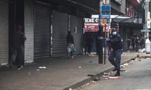 Police arrived at the Shoprite supermarket after shoppers failed to observe social distancing rules introduced in South Africa this week