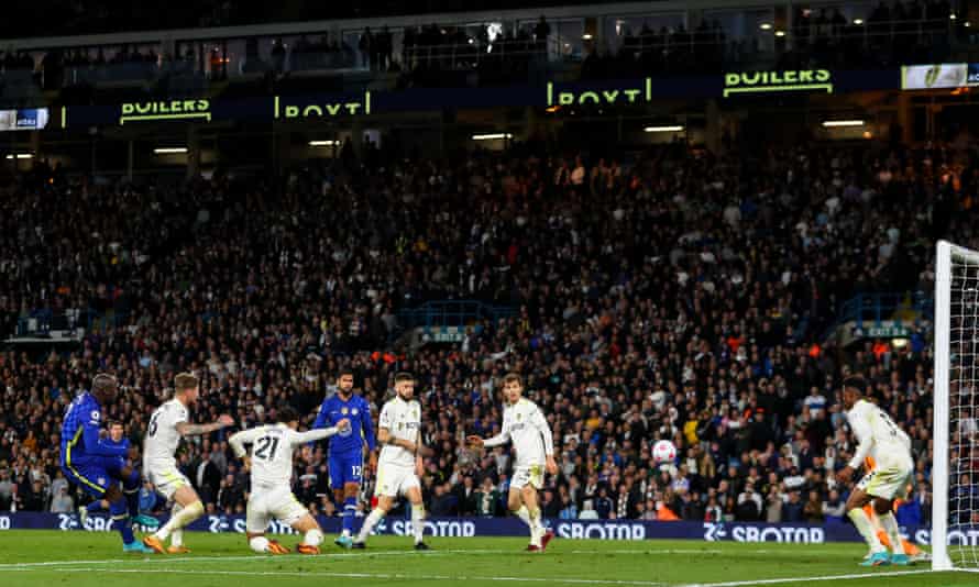 Romelu Lukaku shoots Chelsea's third goal.