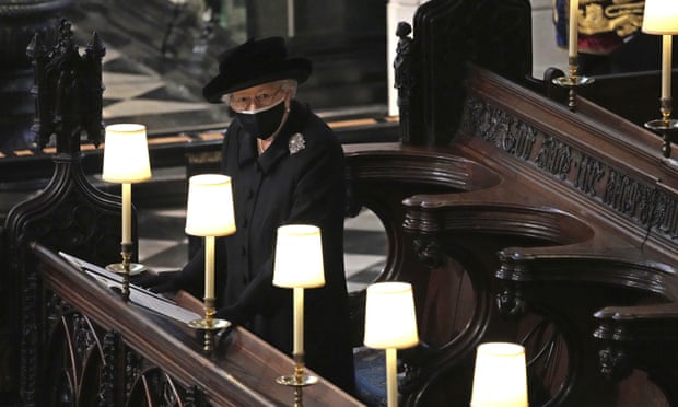 Windsor Castle: Queen’s favourite home will be her final resting place | Queen Elizabeth II & More Breaking News 2 Queen Elizabeth II in St George’s Chapel