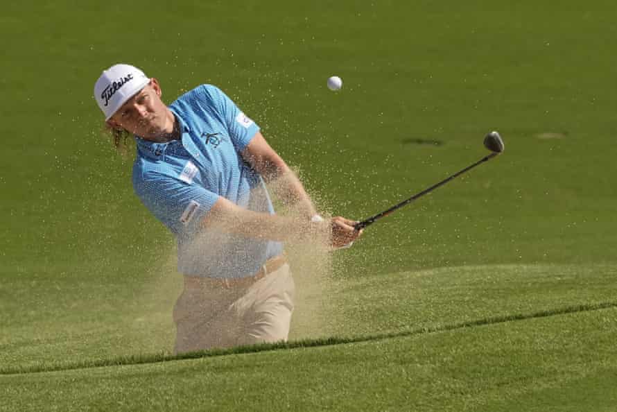 Cameron Smith hits from the bunker on the 18th.