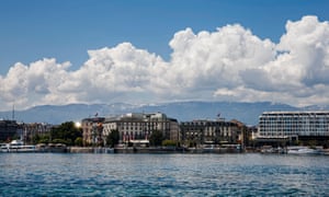 Hotels and offices along the bank of Lake Geneva.