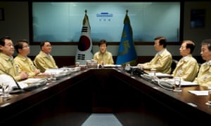 Park Geun-hye presides over National Security Council meeting