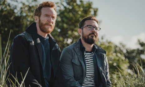 Tony Curran et Martin Compston dans Mayflies.