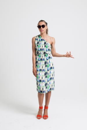 printed pleat dress blue white green heeled shoes sunglasses