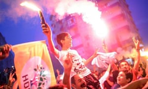 HDP supporters celebrate