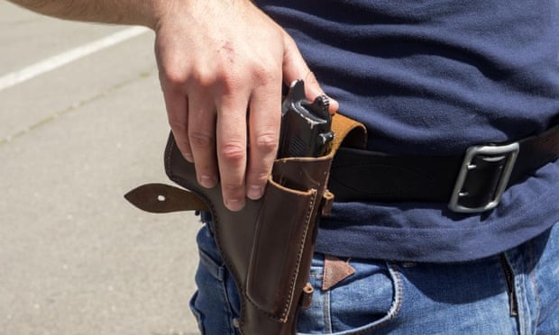 Texas lawmakers have approved the carrying handguns openly on the street.