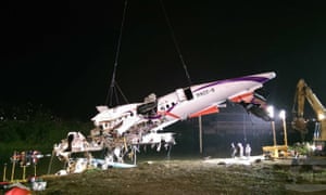 TransAsia flight crashes in Taiwan river ��� as it happened | World.