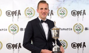 IMAGE STRICTLY EMBARGOED FOR ALL USAGES UNTIL 00.01 ON MONDAY APRIL 27, 2015, OR UNTIL AN OFFICIAL WINNERS ANNOUNCEMENT IS MADE VIA THE @PFA TWITTER ACCOUNT.Winner of the PFA's Young Player of the Year, Harry Kane during the PFA Awards at the Grosvenor House Hotel, London. PRESS ASSOCIATION Photo. Picture date: Sunday April 26, 2015. See PA story SOCCER PFA Young. Photo credit should read: Barrington Coombs/PA Wire
