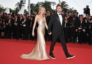 Joshua Jackson wears trainers while Diane Kruger wears embarrassment back in 2011.