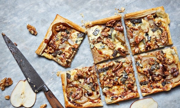 Neff: Pear, fennel and blue cheese tart