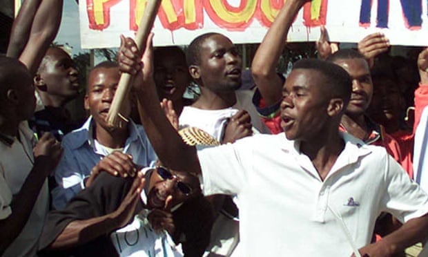 Zimbabwean students protest