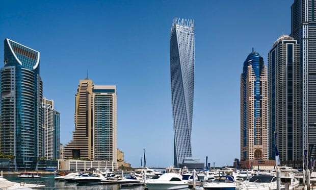 برج Cayan، واقع در امارات متحده عربی، دبی