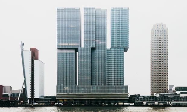 برج De Rotterdam در روتردام هلند، متشکل از سه برج به هم پیوسته