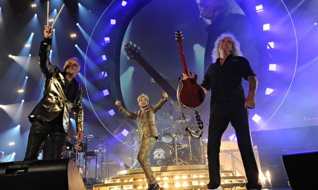 http://i.guim.co.uk/static/w-620/h--/q-95/sys-images/Guardian/Pix/pictures/2014/12/19/1419009139399/Queen-with-Adam-Lambert-012.jpg