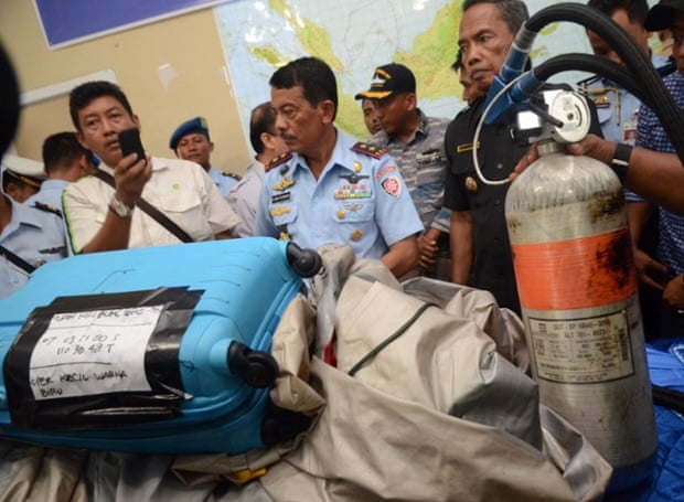 AirAsia flight QZ8501: reports that sonar images show fuselage on.