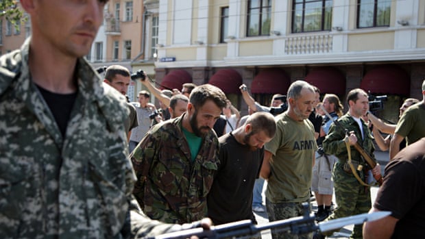 Ukraine troops battled Russian armoured column, claims Kiev.