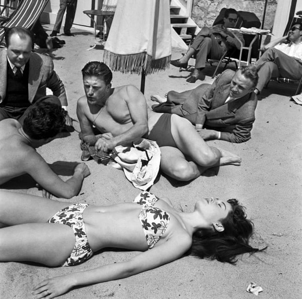 In 1953 she appeared alongside Kirk Douglas in Un Acte D'amour (Act of Love). Here she is on the beach at with him during the 6th International Cannes film festival.