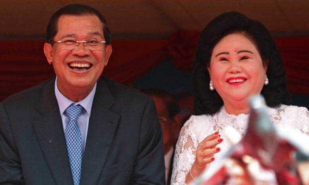 Hun Sen and his wife, Bun Rany, at an anniversary celebration.