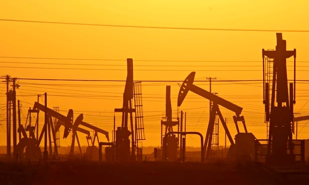 Oil’s future hangs between the emirates and the shales of Eagle Ford thumbnail