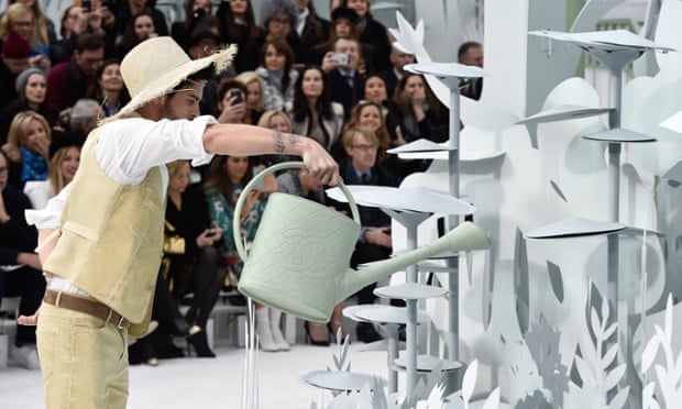 Chanel: Paris fashion week