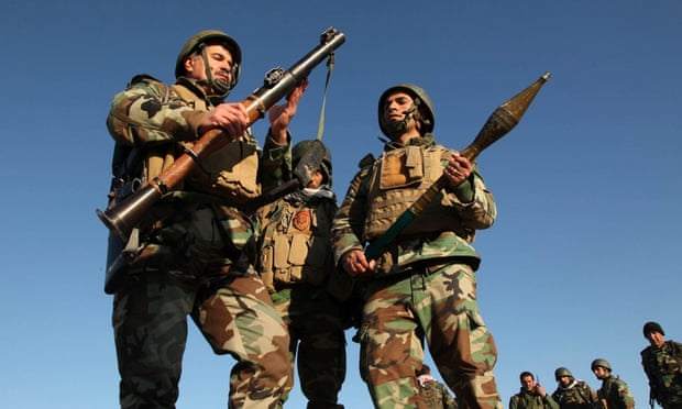 Kurdish Peshmerga fighters on the outskirts of Mosul