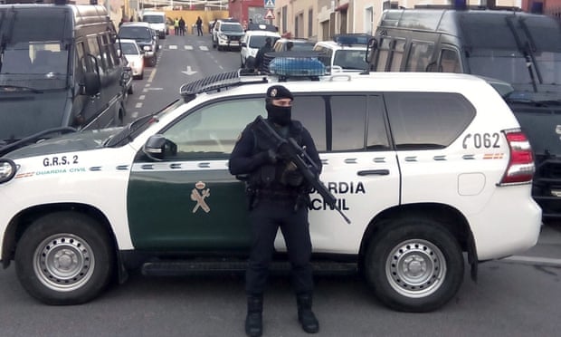 Spanish police arrest Islamic State recruiters who worked online.
