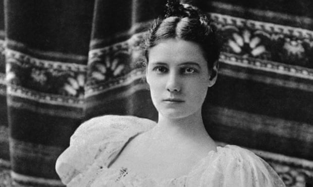 A formal portrait of Nellie Bly, an American journalist and around the world traveler.