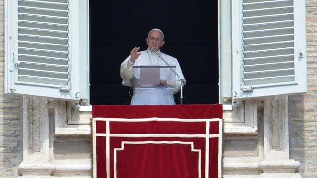 Mediterranean migrant boat disaster victims bodies arrive in.