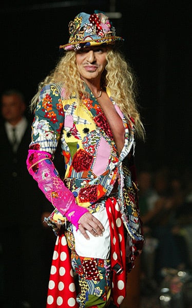http://i.guim.co.uk/static/w-700/h--/q-95/sys-images/Guardian/Pix/pictures/2013/2/14/1360843523750/Galliano-2005-008.jpg