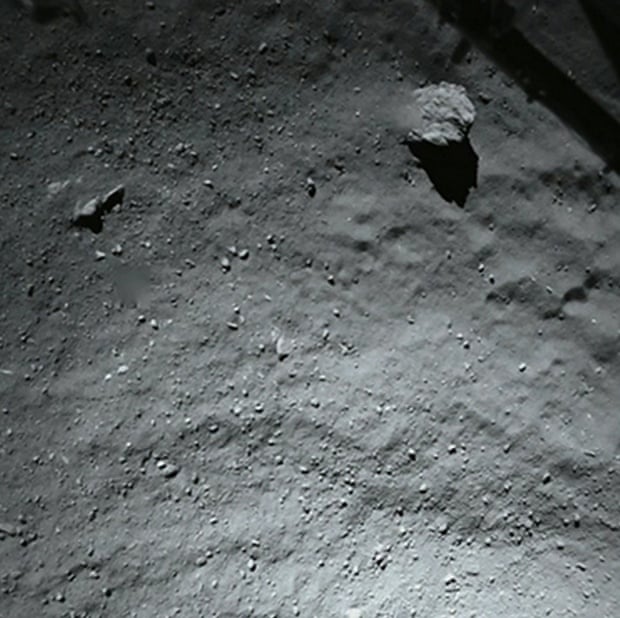 Another stunning image of my new home taken by ROLIS during #CometLanding yesterday, when I was just 40 m from #67P.