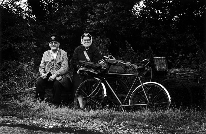 Postman and postwoman having a picnic, 1966 This was one of Jane’s favourite photos