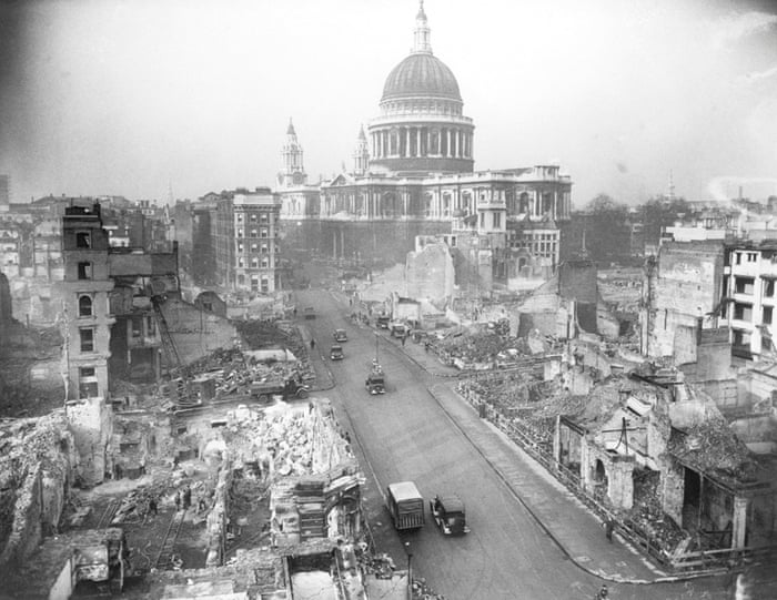 Stunning Image of St. Pauls in 1942 