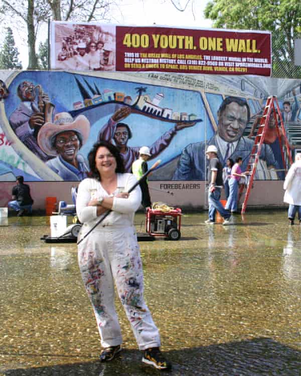 Hundreds of youth – some of whom were diverted from the criminal justice system – worked with Baca to create the Great Wall of LA.