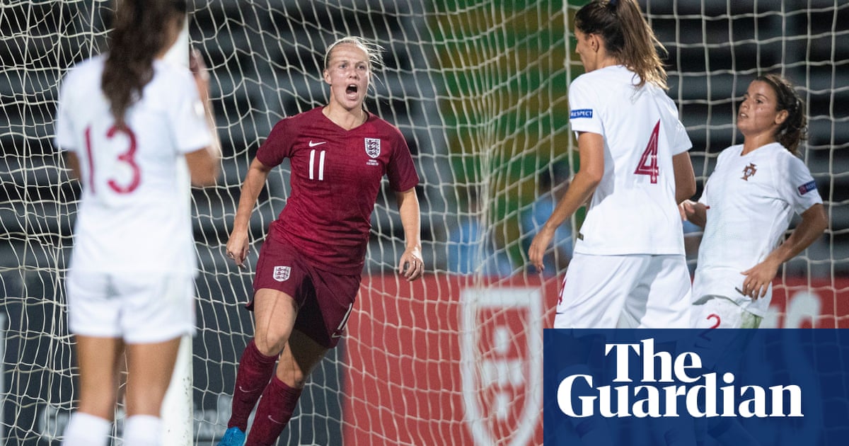 Beth Mead snatches win for England after Patrícia Morais howler