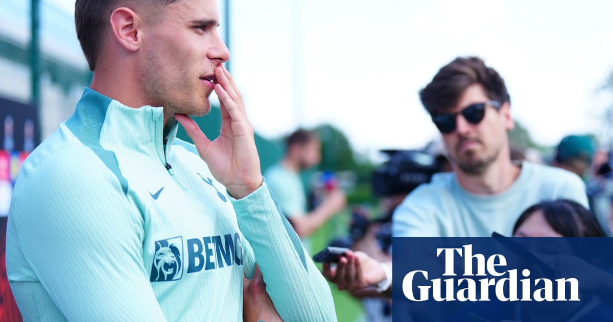 ‘We deserve a trophy’: Van de Ven claims Spurs are determined to end drought - The Guardian ‘We deserve a trophy’: Van de Ven claims Spurs are determined to end drought - The Guardian