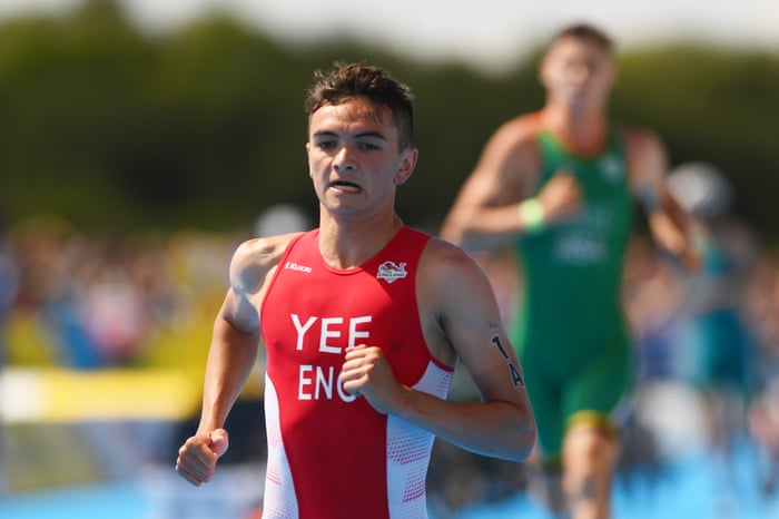Alex Yee dominates his leg to give England a big lead in the Mixed triathlon.