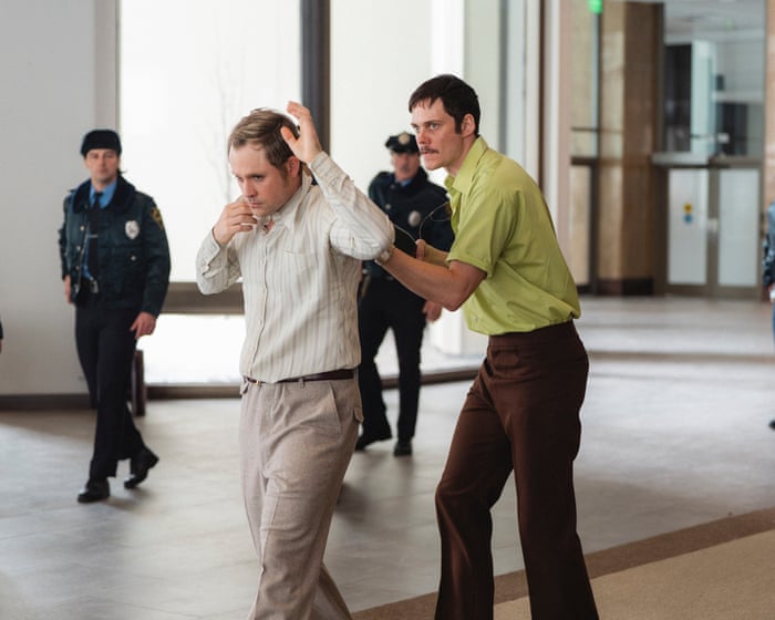Dead Man’s Wire review – Gus Van Sant calls the shots with surreal true-crime thriller